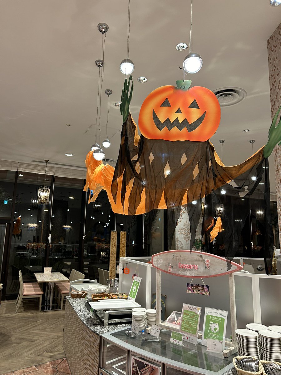 parkfronthotel's tweet photo. 👻ハロウィーン👻
🔥🔥リポストキャンペーン🔥🔥

抽選でペア1組様にご宿泊券をプレゼントしまーす🎁
参加方法は🧟‍♂️

1️⃣@parkfronthotel をフォロー🥺
2️⃣このポストをリポスト🎯
3️⃣締切11/4🪦

今年もフォトスポットに全力💪💪💪
https://t.co/Vz7CtC90kS

手にするのはアナタだー🤩 https://t.co/rGydnAw7v5