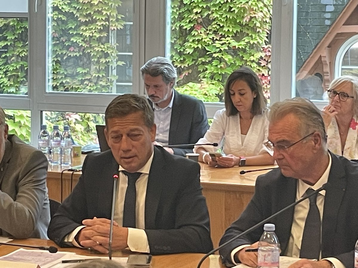 « Il est essentiel que le poids des petites entreprises soit mieux reconnu au bénéfice du dynamisme économique et de la cohésion sociale » Le Président de la <a href="/capeb_fr/">La CAPEB</a> <a href="/reponcapeb/">Jean-Christophe Repon</a>
