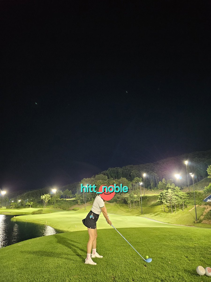 요즘 필드가기 딱 좋은 날씨입니다.
날씨는 좋으나 실력은 점점 떨어지니
큰일입니다.
#필드 #골프 #골린이