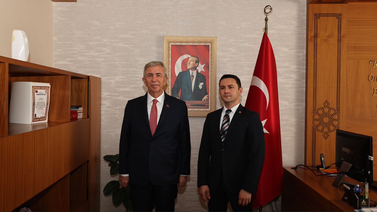 mansuryavas06's tweet photo. Sivas Ulaş Kaymakamı Emre Zafer’i makamında ziyaret ettik ve vatandaşlarımızın ihtiyaçları hakkında istişarede bulunduk.

Kıymetli kaymakamımıza misafirperverliklerinden dolayı tekrardan teşekkürlerim iletiyor, görevinde kolaylıklar diliyorum.

@EmreZafer__ @KaymakamlUlas https://t.co/9VMwHOdpW4