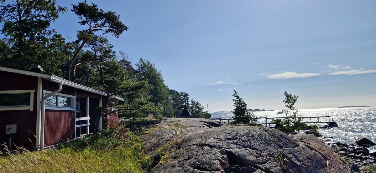 Perfect day to design outdoor wireless mesh links.