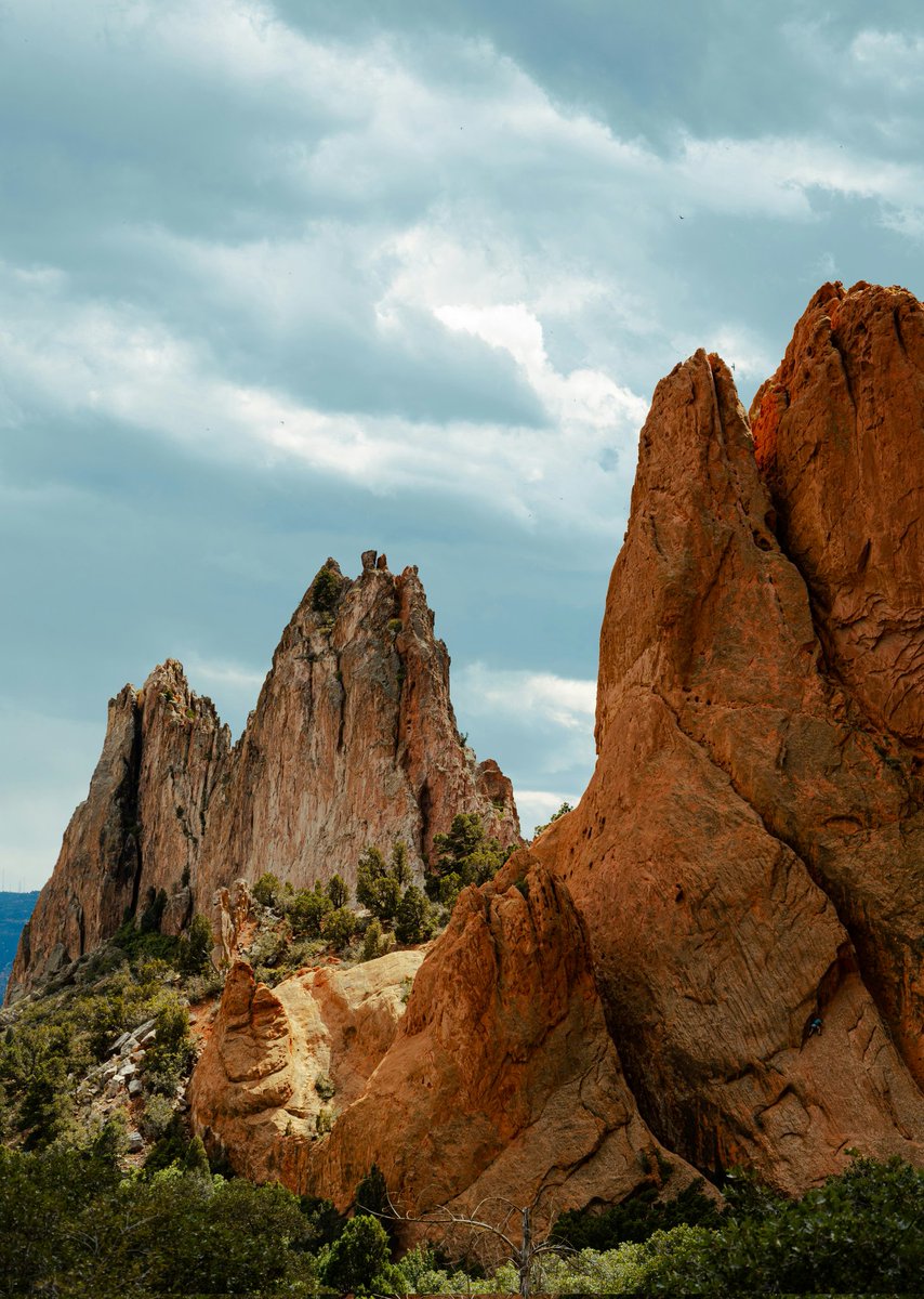 ufohotsauce's tweet photo. Garden of the Gods, Colorado Springs, Colorado. Photo by Vincent Yuan. 

#photooftheday #picoftheday #landscapephotography #landscapephotos #travelphotography #naturephotography #naturepics #rvlife #rvliving #rvlifestyle #rvtravel #vanlife #vanlifers #vanlifer #vanlifestyle https://t.co/z3dOcAK0bM