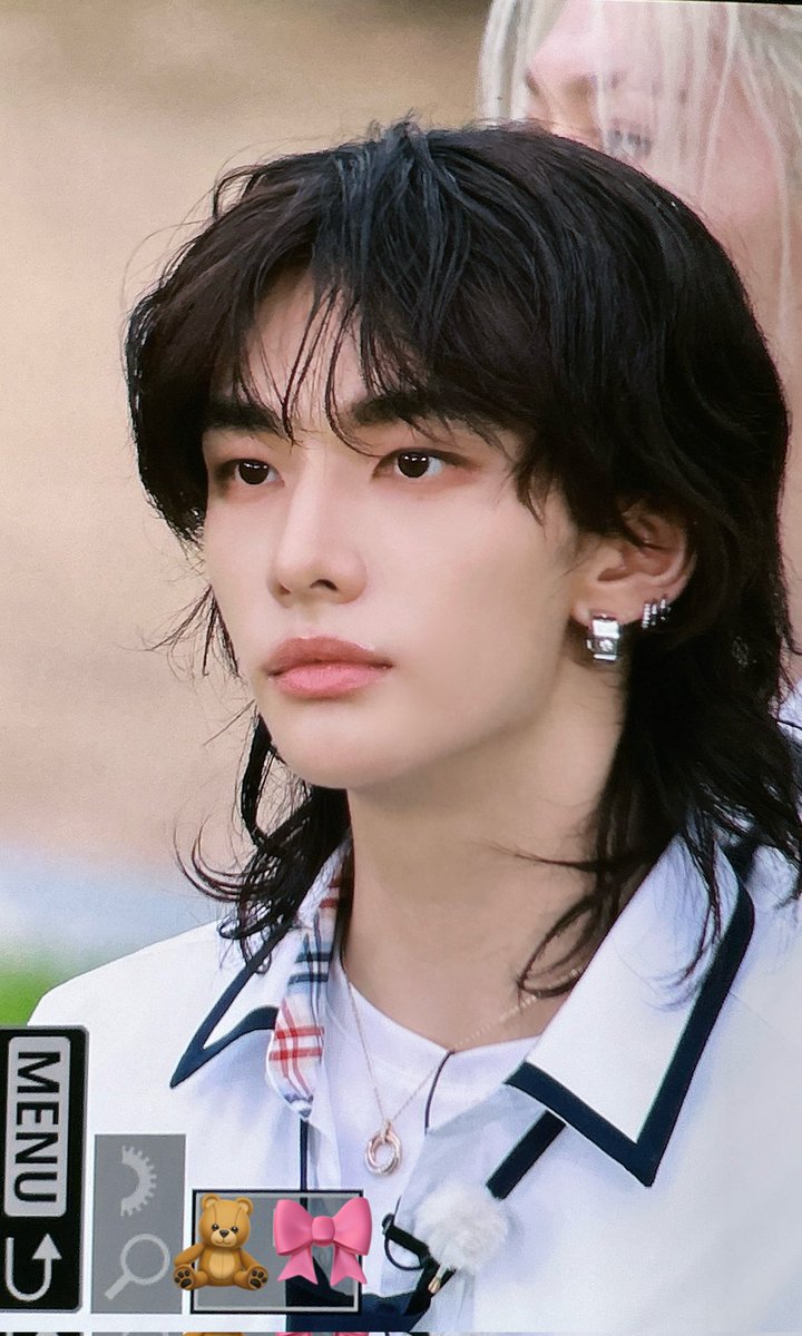today's hyunjin for knowing bros recording