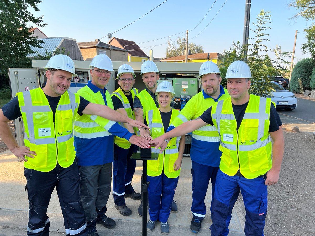 presseticker's tweet image. Meilenstein bei der Smartifizierung des Stromnetzes: MITNETZ STROM nimmt 1.000. digitale Ortsnetztrafostation pr-gateway.de/s/453033

#MITNETZ STROM # Smartes Stromnetz # Netzinfrastruktur # Energiewende # Stromnetz