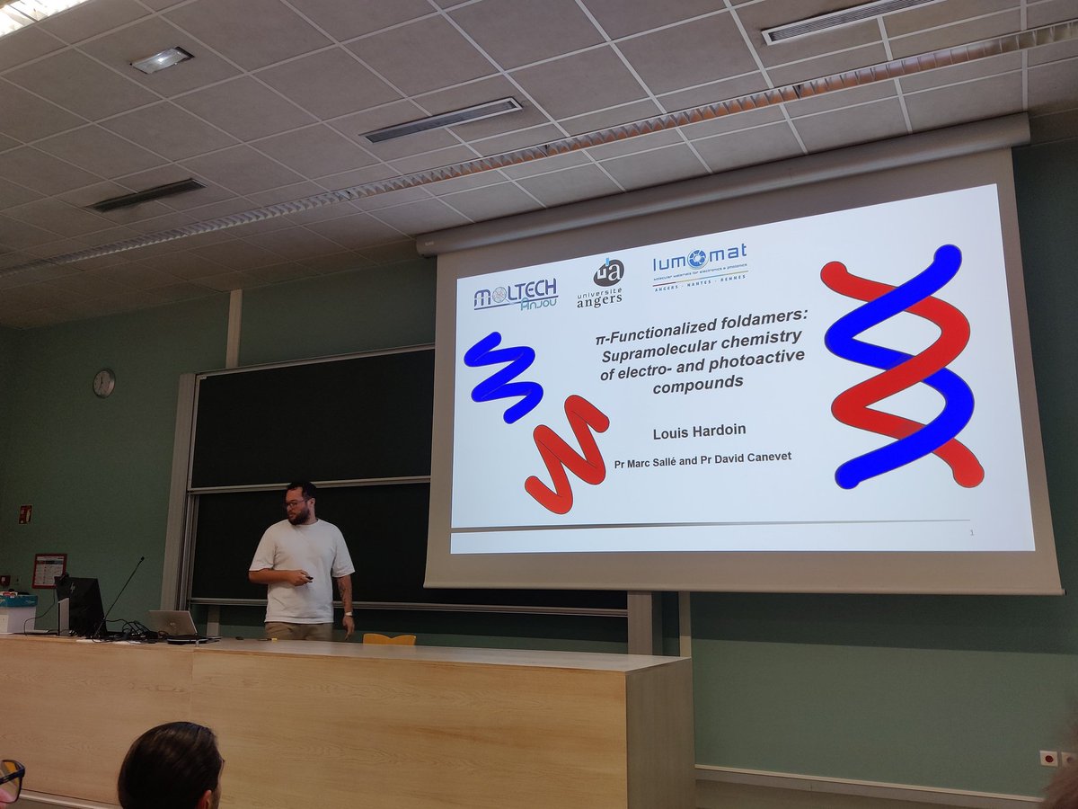 MOLTECH_Anjou's tweet image. To celebrate the start of a new academic year, the lab organizes today the traditional ''BBQ de rentrée'' where PhD students show their research to the lab. Great presentations from our young colleagues! @UnivAngers @EURLUMOMAT