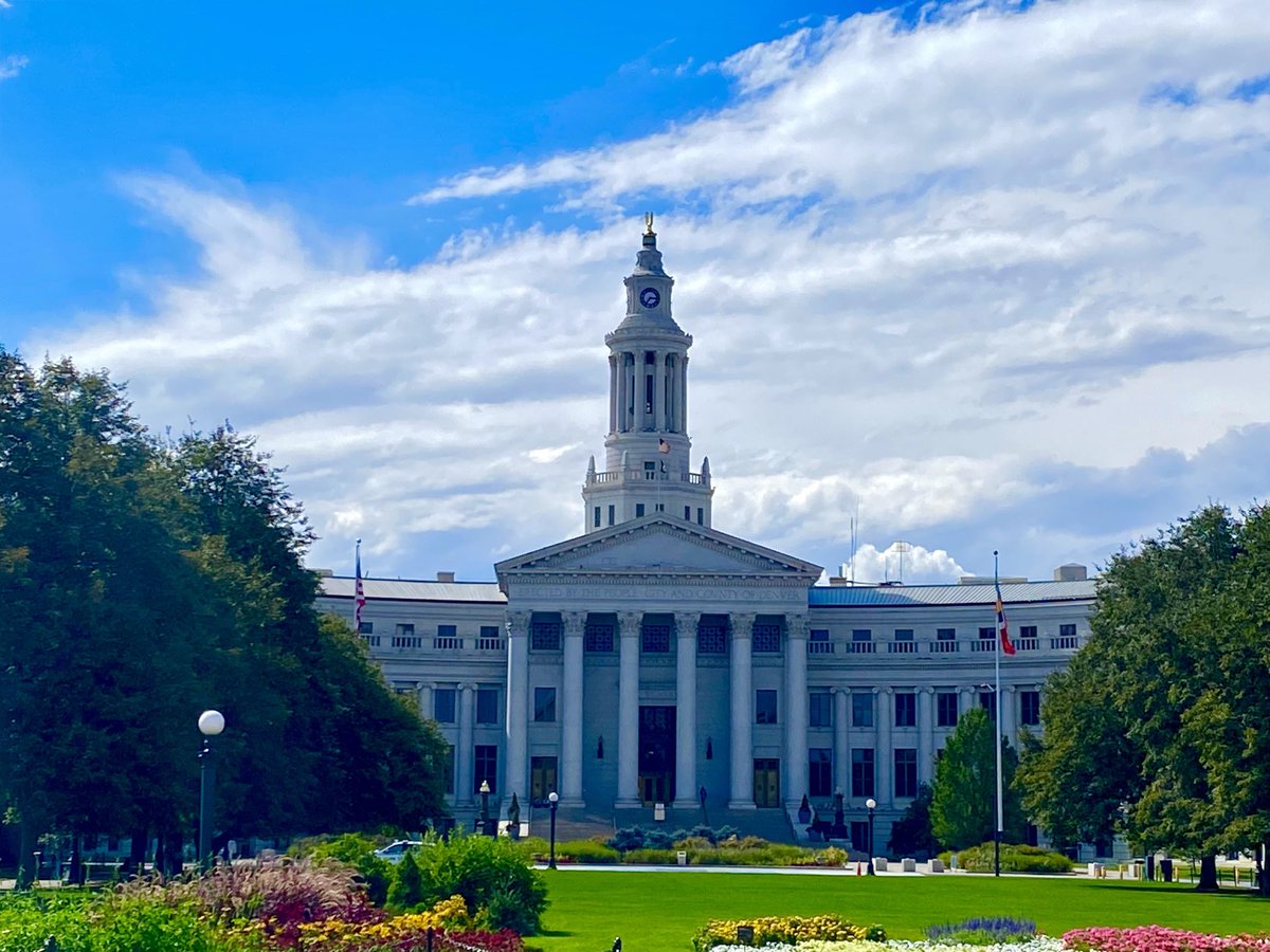 Another #Whistlestop4UKR, GMF’s 7th, in another great American ⁦<a href="/CityofDenver/">City and County of Denver</a>⁩ calls for a #CityHallSelfie nearby the Colorado State Capitol and the historic train  ⁦<a href="/UnionStationDen/">Union Station</a>⁩ in downtown ⁦<a href="/gmfus/">German Marshall Fund</a>⁩ #GMFCities