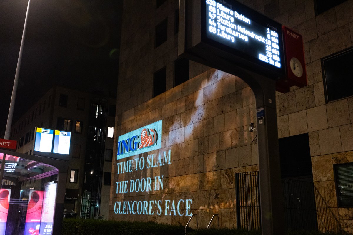 🔦Zet ING’s dirty deals in de schijnwerpers🔦

Op 11 sept loopt een deal tussen Glencore en <a href="/ingnl/">ING Nederland</a> af, ter waarde van 660 miljoen dollar. Meestal worden dit soort deals stilletjes hernieuwd. Maar dat hoeft niet. ING kan nu een van hun meest vervuilende klanten laten vallen. 1/4