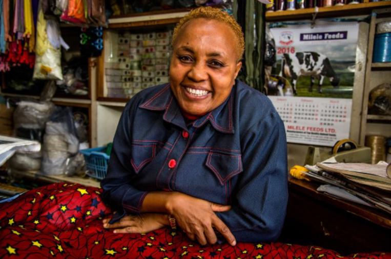 Revista Haz (@revistahaz) on Twitter photo “En África, cuando empoderas a una mujer, es como si estuvieras empoderando a todo el país”, Grace Njoroge, pequeña empresaria textil en Kenia.
➡️ Empoderar a las #mujeres a través de la #inclusiónfinanciera: bit.ly/3XaNvUV
#finanzaséticas <a href="/OikocreditMa/">Oikocredit Madrid (Perfil Inactivo)</a> <a href="/OikocreditCat/">Oikocredit Catalunya (Compte inactiu)</a> “En África, cuando empoderas a una mujer, es como si estuvieras empoderando a todo el país”, Grace Njoroge, pequeña empresaria textil en Kenia.
➡️ Empoderar a las #mujeres a través de la #inclusiónfinanciera: bit.ly/3XaNvUV
#finanzaséticas <a href="/OikocreditMa/">Oikocredit Madrid (Perfil Inactivo)</a> <a href="/OikocreditCat/">Oikocredit Catalunya (Compte inactiu)</a>