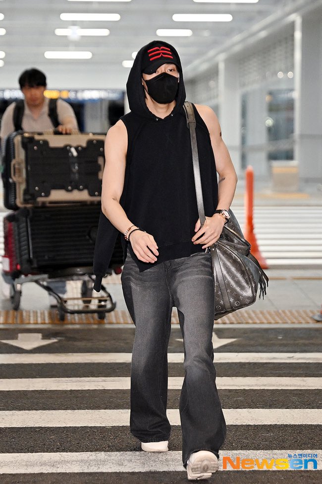 mootyBB's tweet image. หุ่นน้องแบมดีมากเลยอะ ใส่อะไรก็เหมาะไปหมด

#BamBaminCebu @BamBam1A