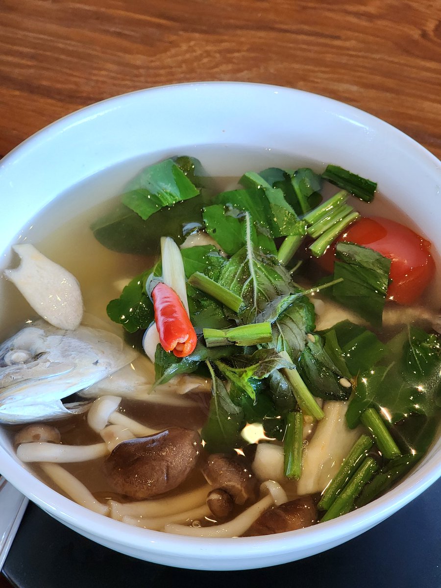 Nottie35048951's tweet photo. ต้มยำปลาทูไม่คาวเลย ปลาทูกระเพรากรอบก็แปลกใหม่แถมอร่อยด้วย ราคาอาหารไม่แรง แต่เครื่องดื่มแอลราคาพอประมาณ เราจองห้องพักที่นี่แล้ว ไว้จะมารีวิวโซนห้องพักค่ะ

ปล. คาเฟ่เปิดทุกวัน 10.00น.-19.00น.
Last order 18.30 น. (2/2) https://t.co/Io7j2MOFLW