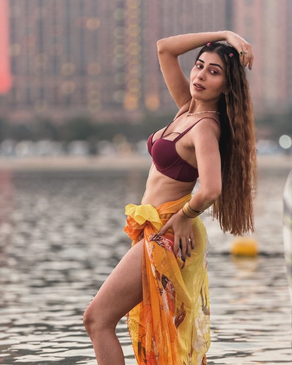 DesiBikini's tweet photo. #RumaSharma 😍 https://t.co/qNEVSHkgD0