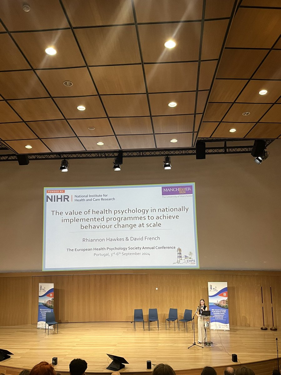 Excellent presentation by <a href="/RhiannonHawkes/">Rhiannon Hawkes</a> this morning - interesting work around intervention fidelity! Busy auditorium for a great talk 🤩