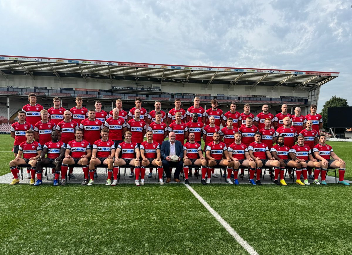 📸 Leading from the front, our Managing Director Ian Beswick with the <a href="/gloucesterrugby/">Gloucester Rugby 🍒</a> team at Kingsholm Stadium.