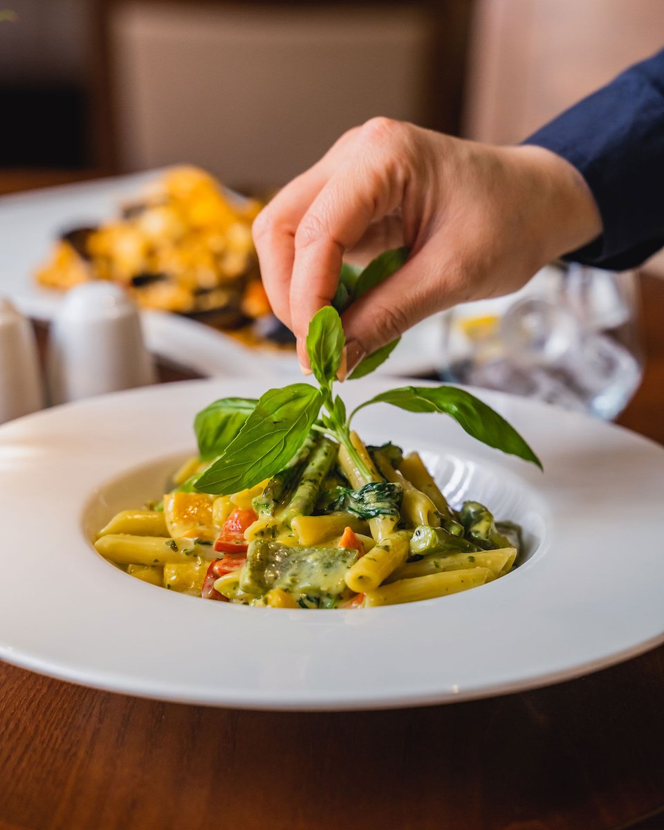 Buon Appetito! 🍝✨

Introducing our delicious Penne Vegetariana! 🍅🧀🌿 This dish is a delightful mix of fresh vegetables, rich butter, and our creamy blue cheese tomato sauce, all coming together for a perfect bite every time.