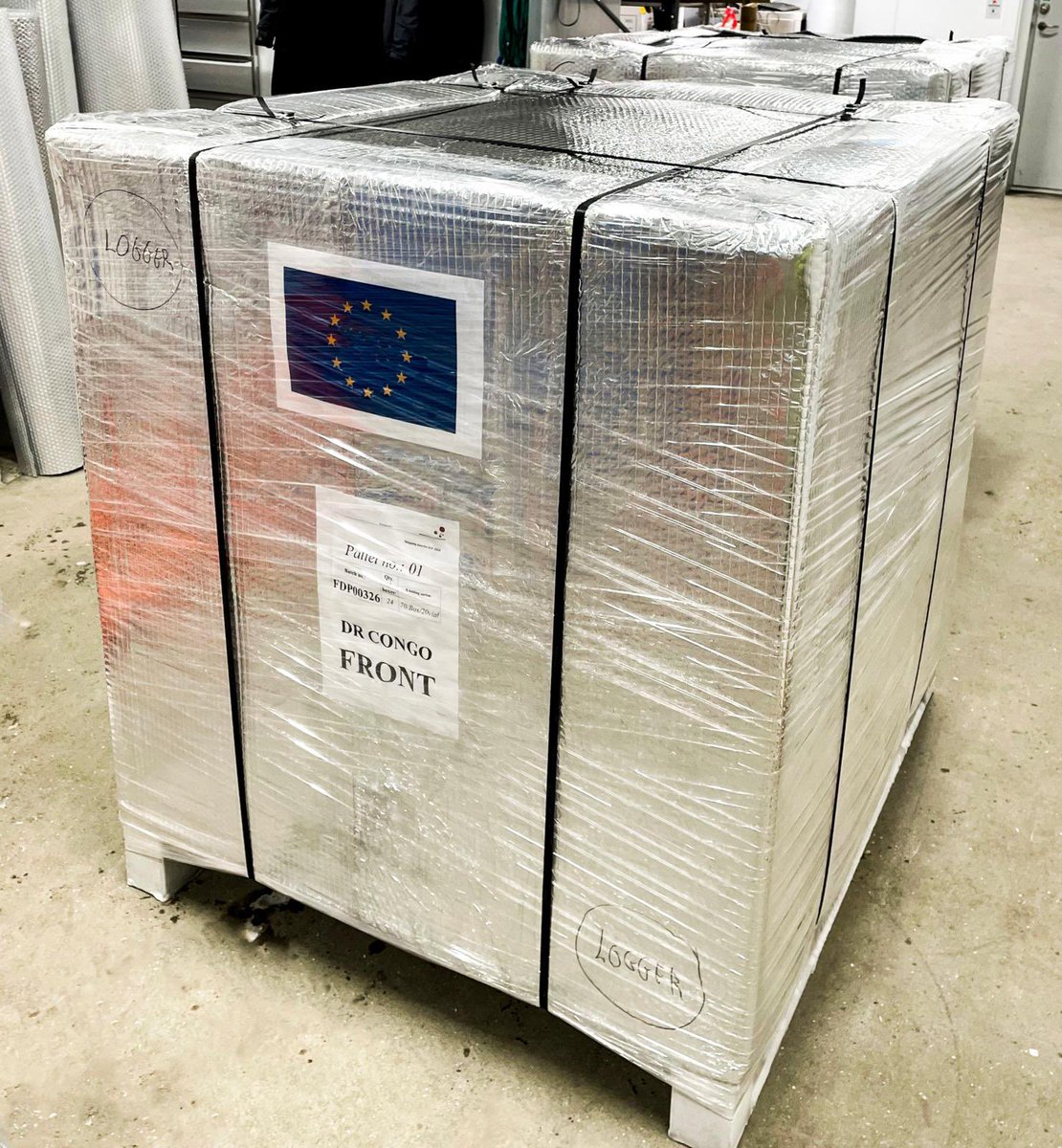 The first delivery of around 100,000 #mpox vaccine doses procured by <a href="/EU_Commission/">European Commission</a> arrives in DRC 🇨🇩 thanks to <a href="/EC_HERA/">EU HERA</a>.

Grateful to 🇦🇹🇭🇷🇫🇷🇩🇪🇱🇺🇲🇹🇵🇱🇵🇹🇪🇸 for donating over 350,000 additional doses.

#EUHealthUnion in action and a #TeamEurope that delivers!
europa.eu/!FPyvc9