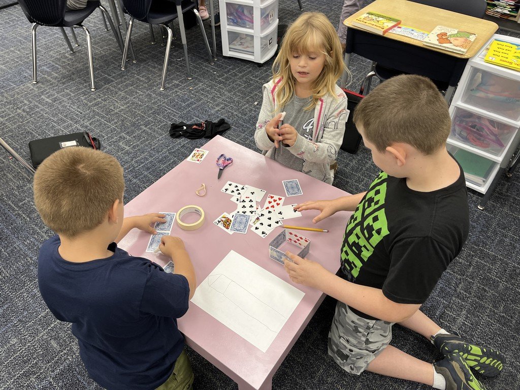 ElementarySalem's tweet photo. Thanks to the Hendricks County Recycling District, Miss Clark's class turned into architects and designed their own buildings using only a deck of cards and masking tape after reading “Iggy Peck, Architect.” https://t.co/qLUnMmFKaM