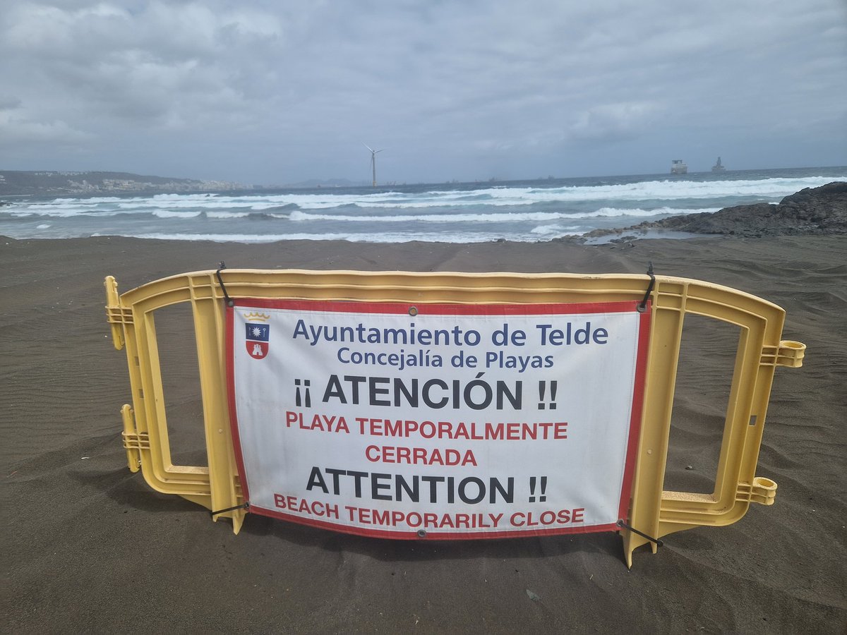laradiocanaria's tweet image. 🔴 El @Ayun_Telde cierra temporalmente la playa de La Restinga ante &quot;la inminente llegada de la mancha de fuel&quot; originada tras el vertido en el Puerto de La Luz.

#InformativosCR