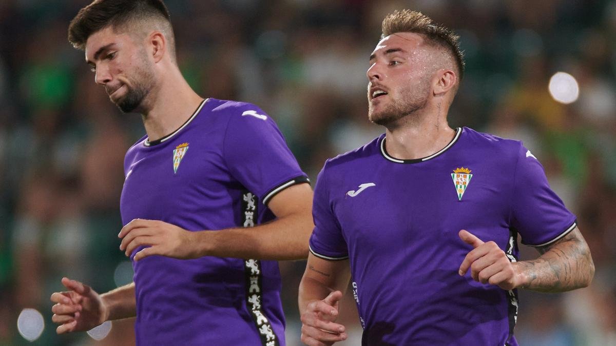 AFBlanquiverde's tweet photo. 🗣️@AFdezMont: "vamos a disfrutar del FP", "tenemos que pensar en lo que tenemos, no en lo que NO tenemos", "tranquilidad, rememos todos en la misma dirección, paciencia", "NO vamos a tirar la toalla".
#CórdobaCF #CCF #prensaCCF #CCF2425 https://t.co/huKtIiAo7s