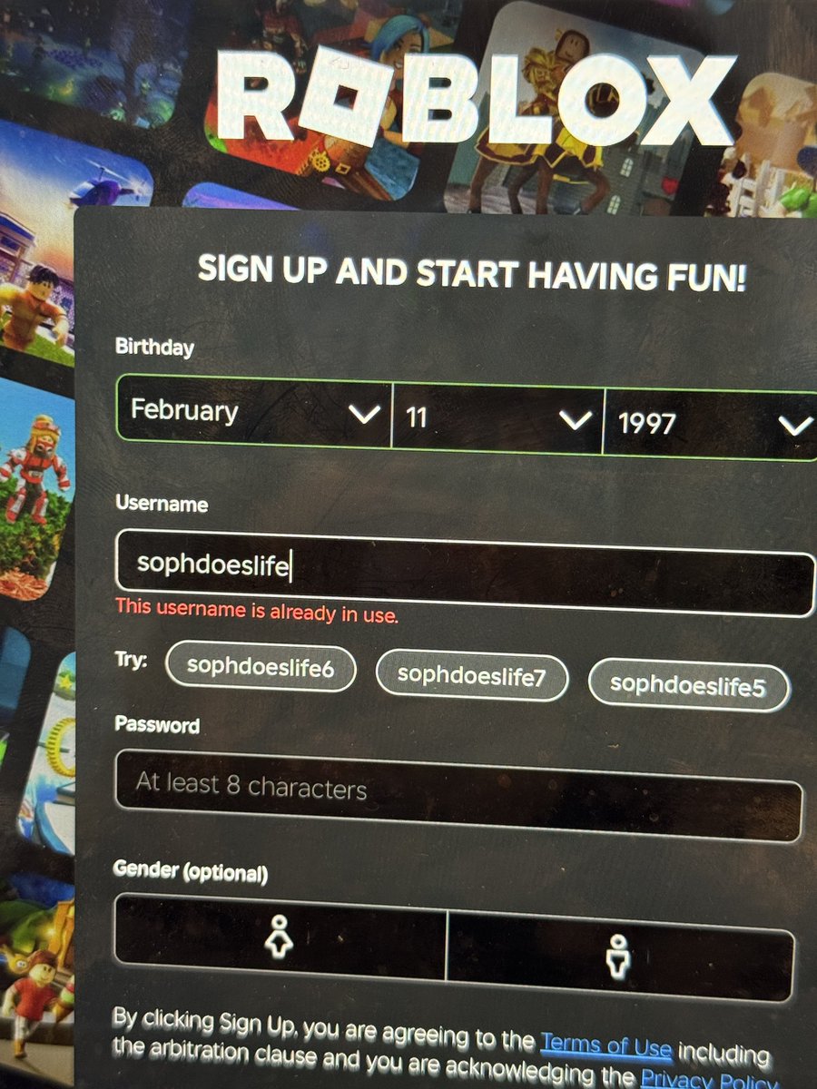 which one of you is running round roblox as sophdoeslife or sophdoesnails??????? 😭😭😭