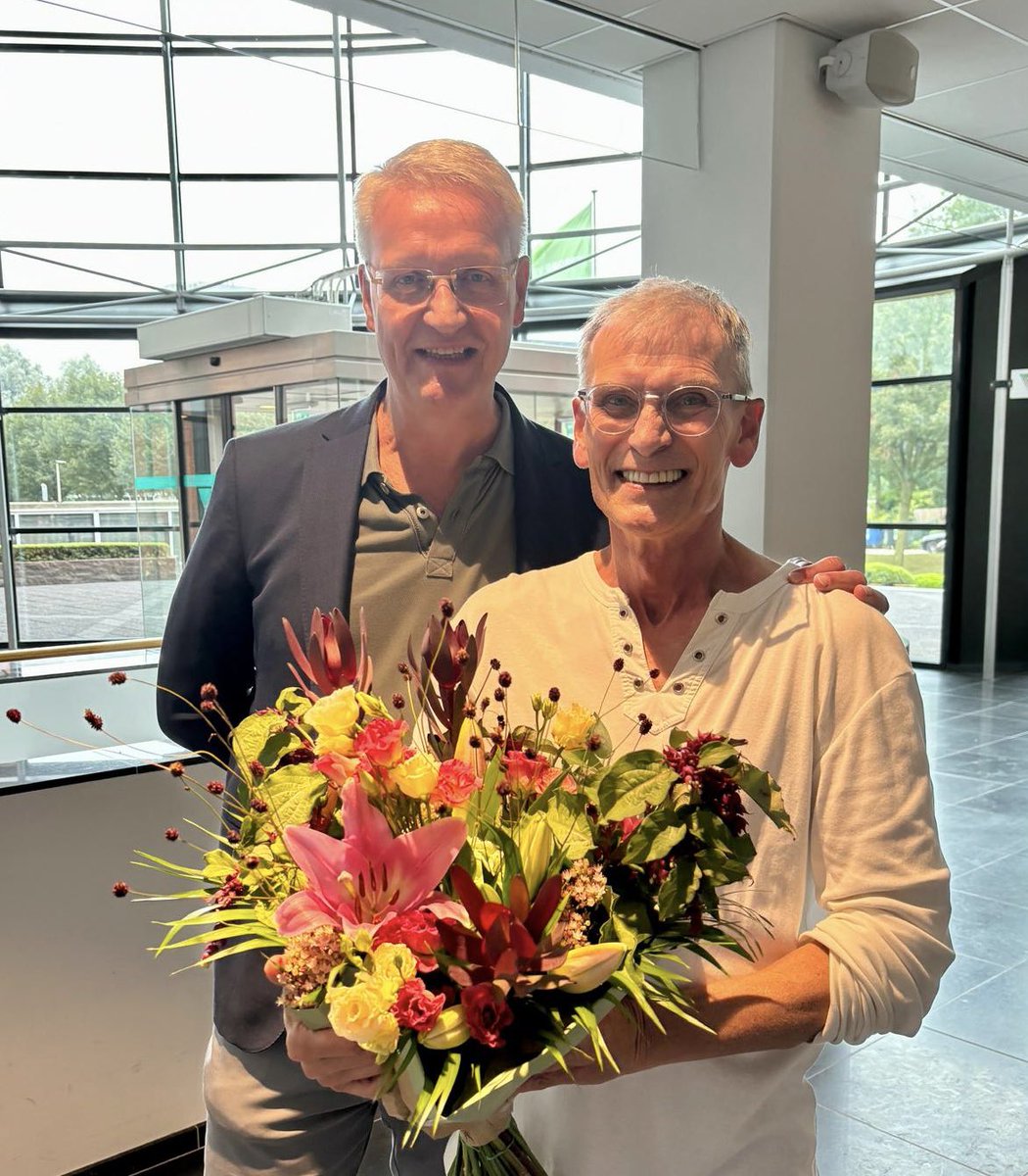Richard Weurding (@rweurding) on Twitter photo Vandaag afscheid genomen van onze facilitair medewerker Jan die na 27 jaar trouwe dienst bij het <a href="/Verbond/">Verbond van Verzekeraars</a> Van Verzekeraars met pensioen gaat. Vandaag afscheid genomen van onze facilitair medewerker Jan die na 27 jaar trouwe dienst bij het <a href="/Verbond/">Verbond van Verzekeraars</a> Van Verzekeraars met pensioen gaat.
