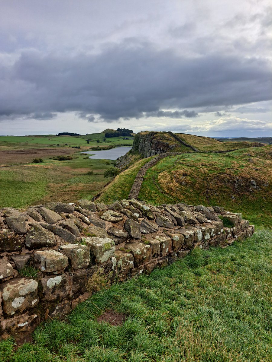 sparkybooks.co.uk walks #HadriansWall
Day 4: Twice Brewed to Chollerford – Another fabulous day… Vindolanda, Housesteads, new shoots on the much-lamented sycamore and the last of the spectacular Great Whin Sill #NationalTrails