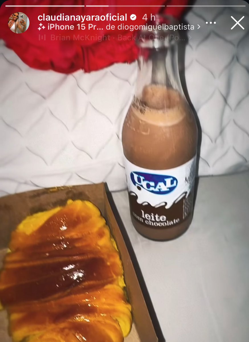 centralnayara's tweet photo. 🚨 GENTE COMO A GENTE 🚨
Cláudia Nayara em novo vídeo a comer um croissant e um ucal 😋 https://t.co/6fNd3IKg56