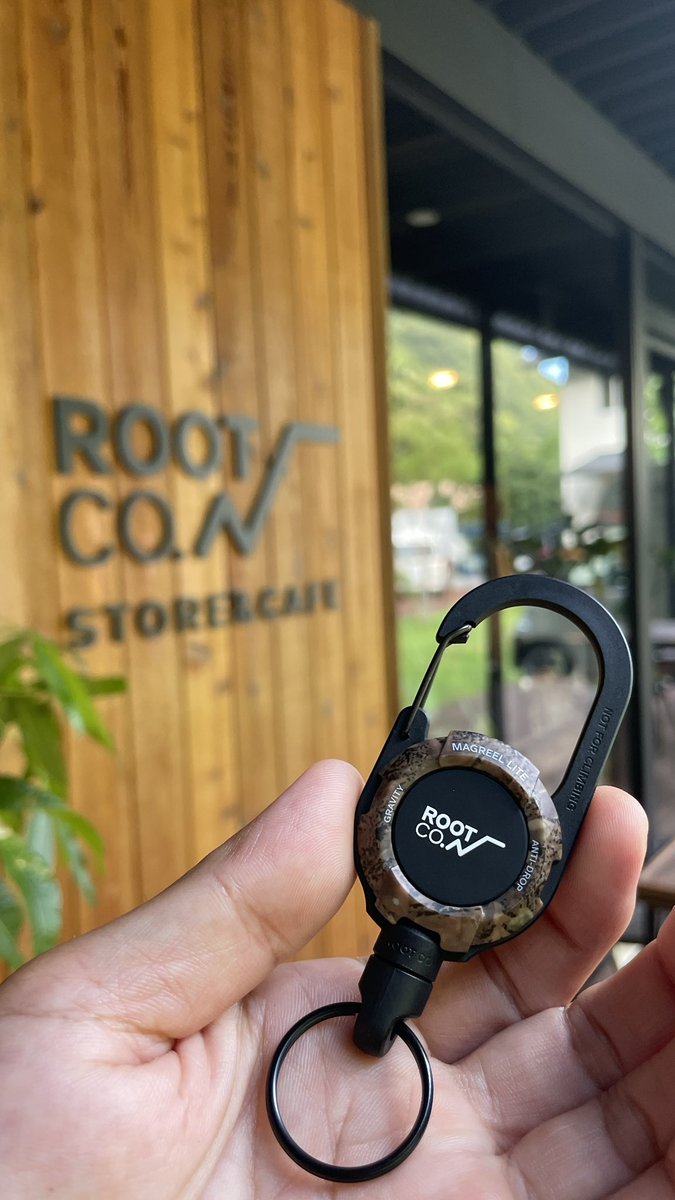 kenjiperm's tweet photo. 愛用してる #ROOTCO のマグリール、色違いゲット\(^o^)/
パーマはバイクの鍵とゴールゼロを付けてザックやベルトループに装着してます。
サッと取り出せて無くさない。
超便利でおすすめ!
このカラーはAmazonでも買えるみたい♫
https://t.co/brRiXnSsZ5 https://t.co/tqpZ4NdTQZ