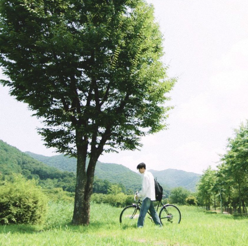 BaekhyuniCandy's tweet photo. BAEKHYUN MV TEASER 
#BAEKHYUN_HELLOWORLD_D1 #HelloWorld
@B_hundred_Hyun 
@INB100_official 
@weareoneEXO https://t.co/7YuVSr4GIB