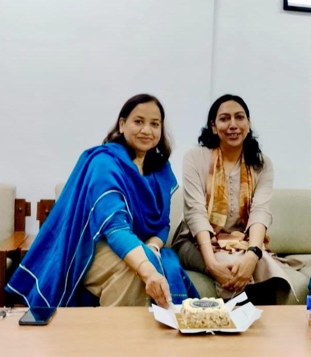 Latin American Studies Programme JNU (@lamp_jnu) on Twitter photo <a href="/LAMP_JNU/">Latin American Studies Programme JNU</a> wishes everyone a super happy teacher's day ! We especially extend our wishes to our Profas Singh and Kashyap ( and ofcourse, Professor Nafey).
Sending love to all teachers and mentors on this day ❤️ <a href="/LAMP_JNU/">Latin American Studies Programme JNU</a> wishes everyone a super happy teacher's day ! We especially extend our wishes to our Profas Singh and Kashyap ( and ofcourse, Professor Nafey).
Sending love to all teachers and mentors on this day ❤️