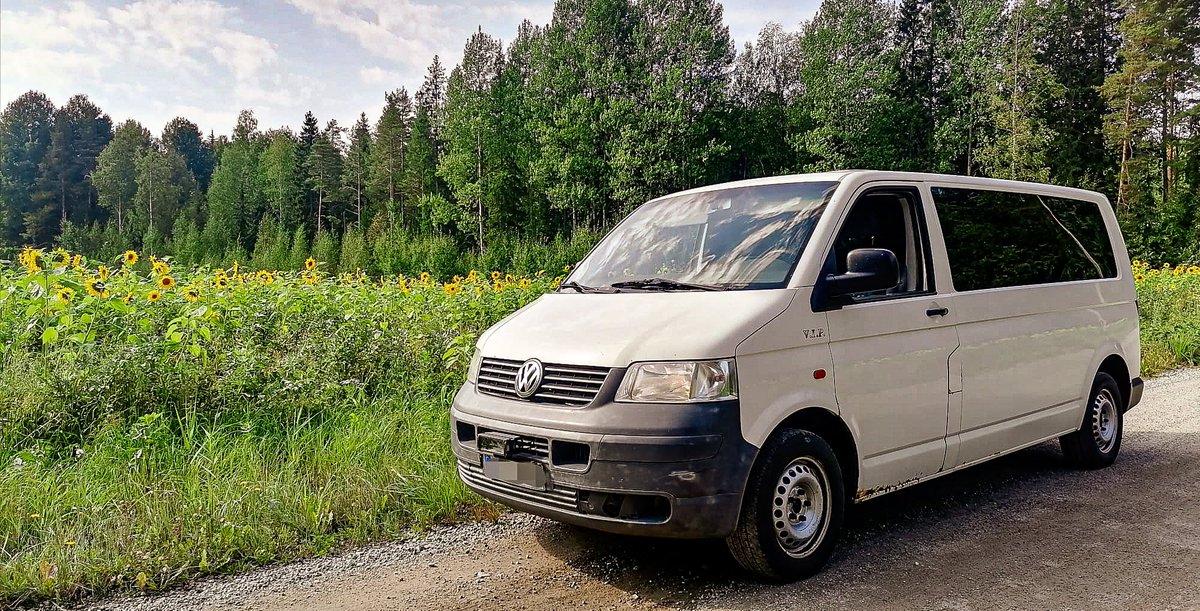 Pikakeräys: Volkswagen Transporter järjestön omaan käyttöön!

Saimme 3500 euron tarjouksen VW tila-autosta nastarenkailla. Autossa tilaa niin matkustajille, kuin avustuskuormalle. 

Transporter tulee järjestön päivittäiseen käyttöön toiminnan tueksi Suomen ja Ukrainan välillä.
