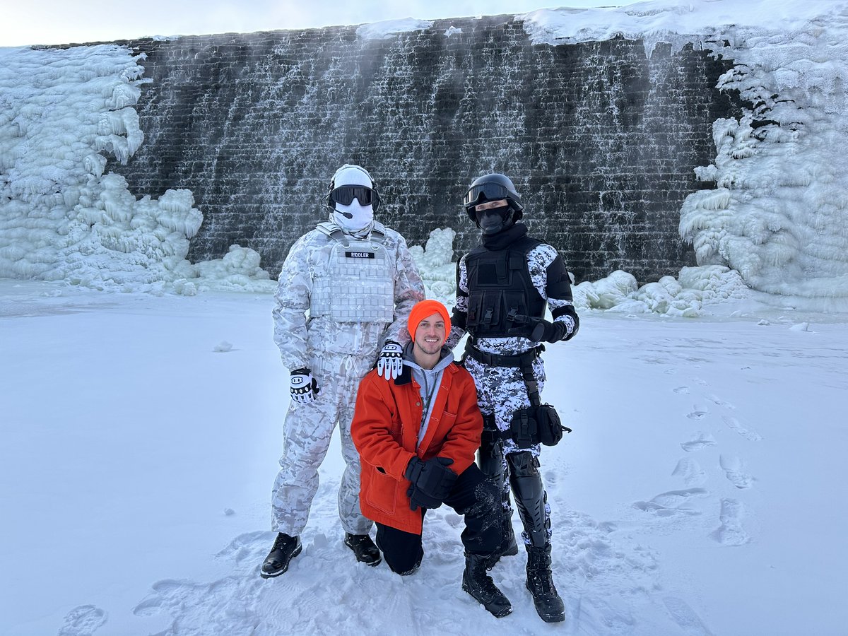 Prisoner escape on Hoth. @swat_studios23 @caspianwolfe