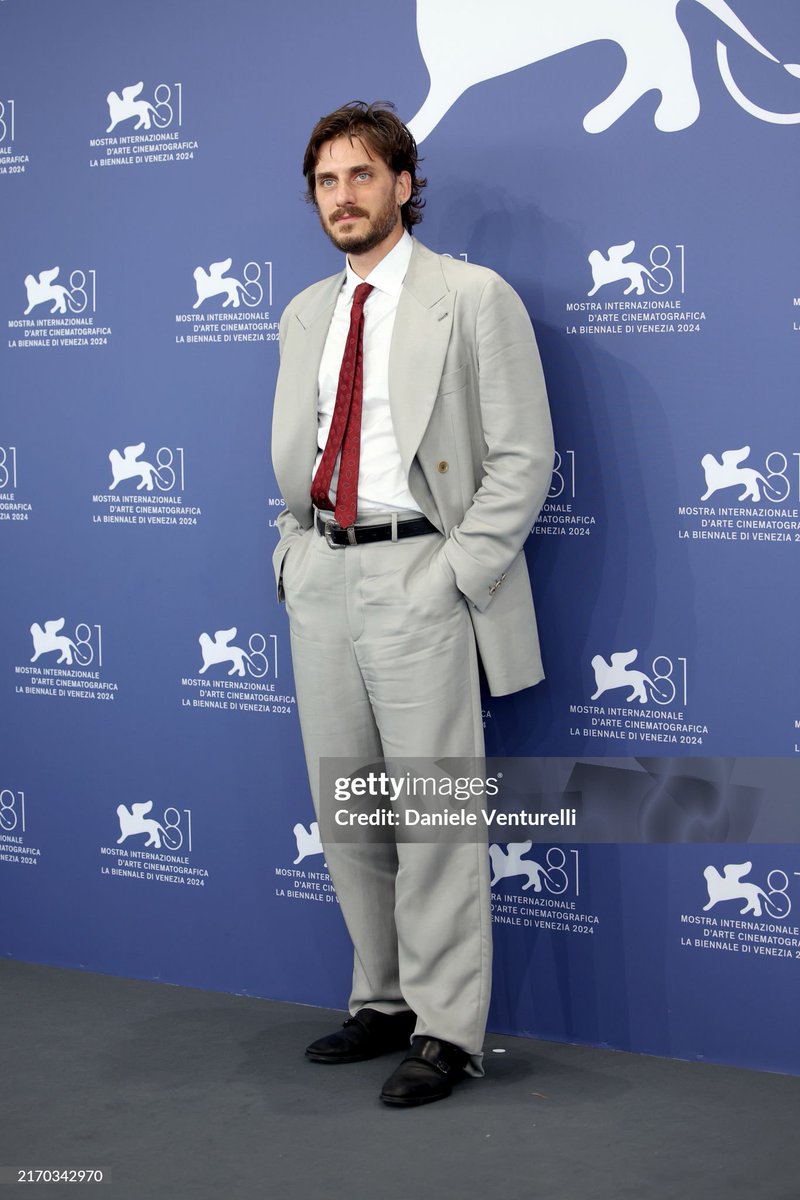 Luca Marinelli al photocall di M - Il Figlio Del Secolo a #Venezia81