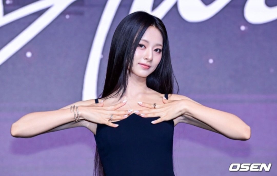 twice ツウィ 我がTWICEには、ハンコックが2人いるんか🐍❤？？www ツウィちゃんに