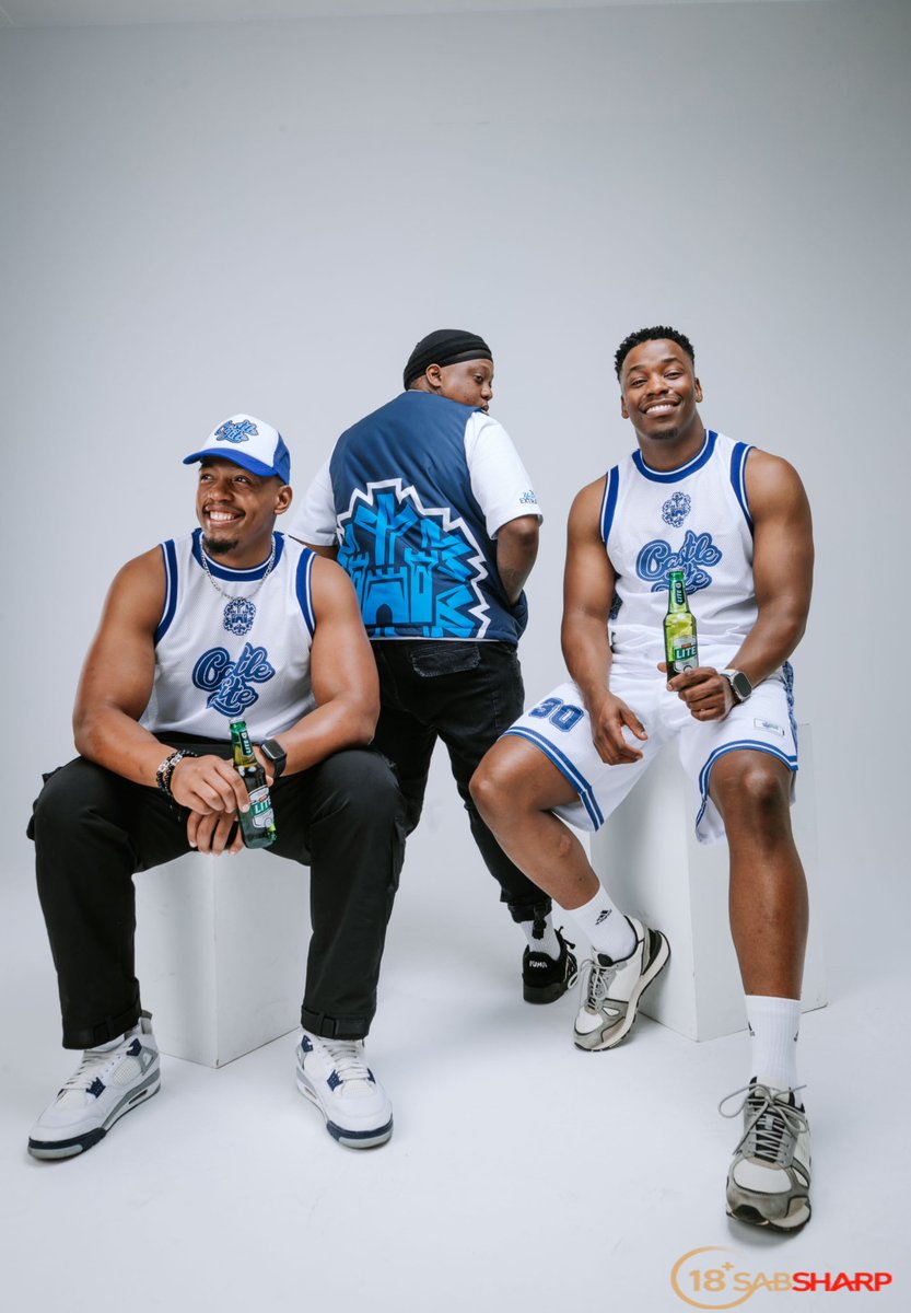 JuicyJay_Siya's tweet photo. We’ve come out to play in this new @castlelitesa x @Empire_CSA merch ❄️🔥

#LiteSideOfTheCourt 🏀 https://t.co/HRZMF8FEWV