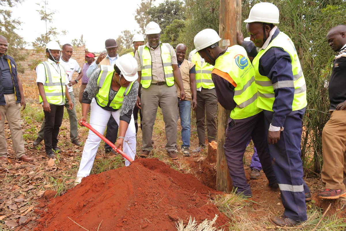 MaryWamaua's tweet photo. Today we have launched Mathingira Electrification Project at Iganjo Sub-location, Kamahuha Ward. 

Our commitment to exposing our villages to modern world opportunities is unwavered 

#MamaNakazi https://t.co/F7NlLadKWf