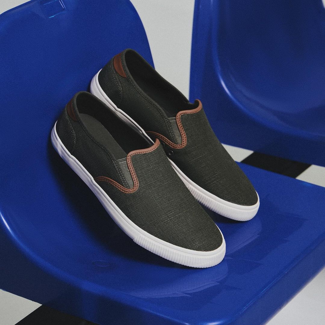 6thStreet.com tweet media