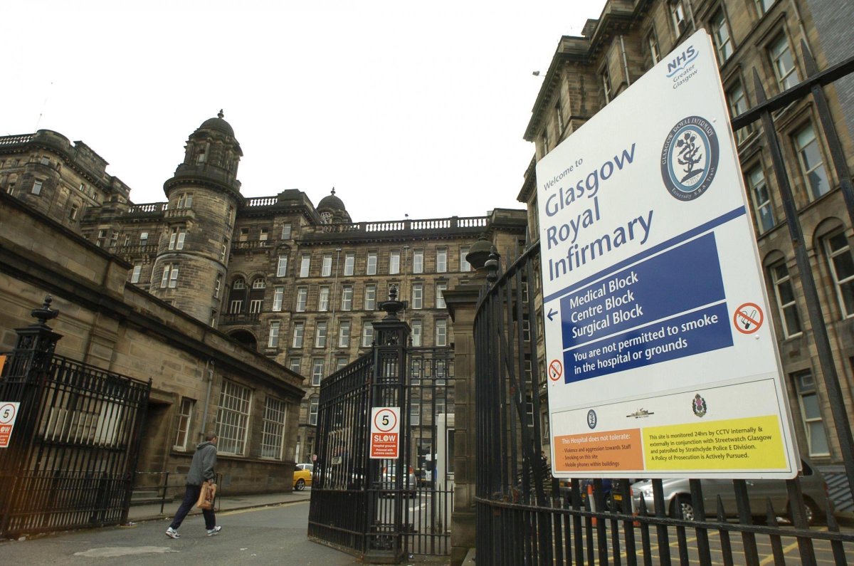 HMcArdleHT's tweet image. An unannounced visit found that patient 'privacy and dignity' was at risk under the #continuousflow model used by #NHSGGC
Inspectors sound alarm over NHS Glasgow moving patients onto wards before beds ready heraldscotland.com/news/24565091.…
heraldscotland.com/news/24565091.…