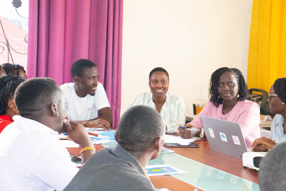 AnkoleF's tweet photo. Unlearn, relearn, and learn🤗😊
Today, I got an opportunity to focus on social media engagement and usage.
Thank you, @TheWIPCentre
#shapingpeacetogether
#PeaceForTheWorld
#YOUTH 
#SocialMediaStrategy https://t.co/5eZWxB4iU8