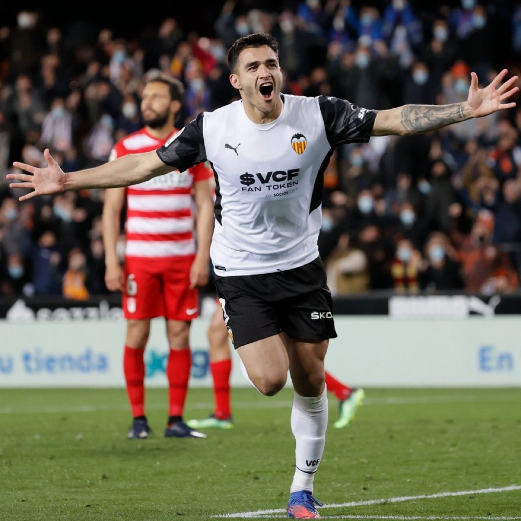 99Matito's tweet image. 🚨🇧🇷 | Flamengo tiene en la mira a Maxi Gómez para que sea uno de los sustitutos de Pedro pensando en la Copa Libertadores.