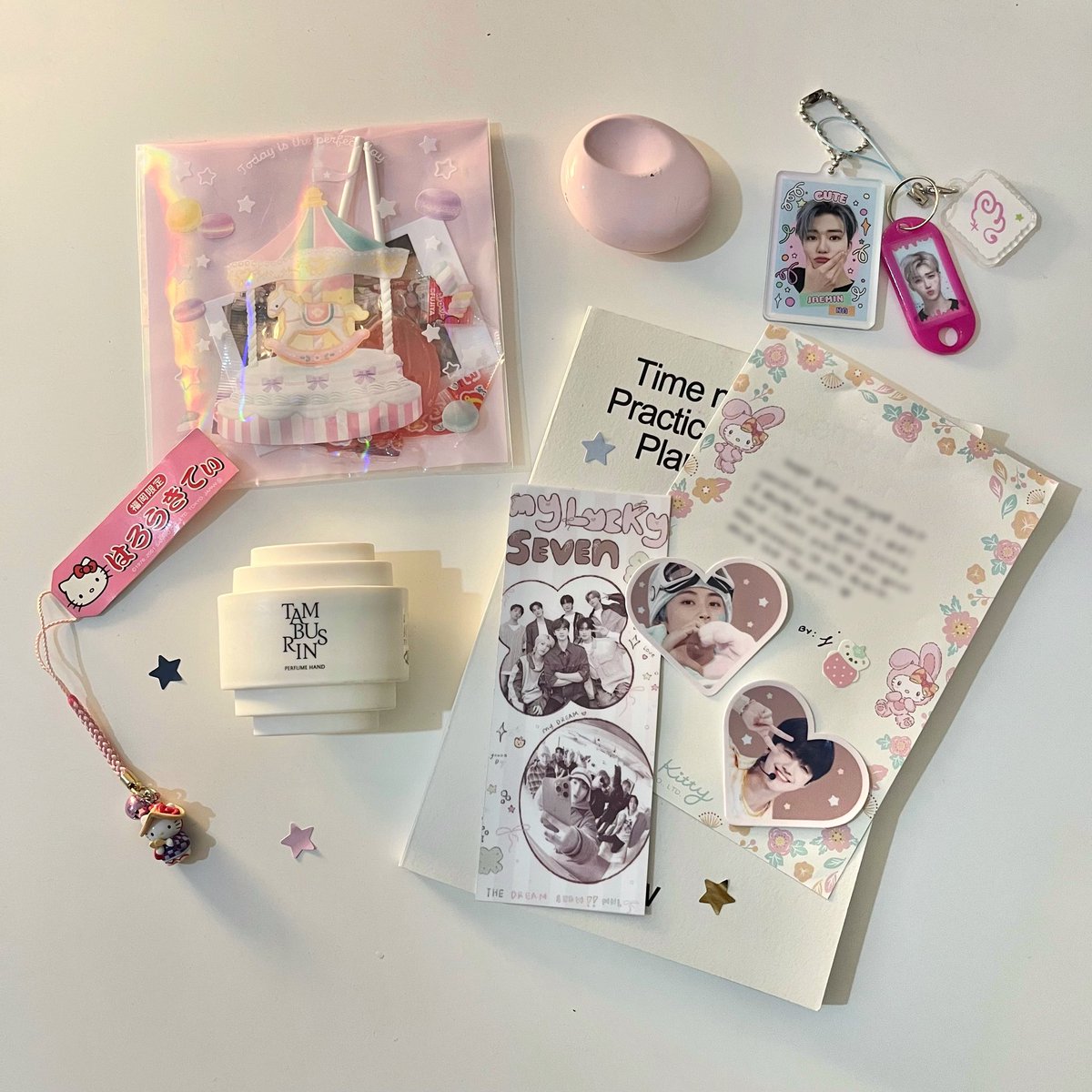 1OEVVE's tweet photo. DREAM MAIL!! ⭐️🛋️💘 https://t.co/FhhSuIUrJR