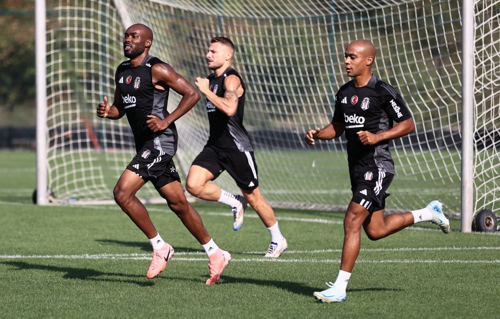 HaberKartali's tweet photo. Joao Mario, Ciro Immobile ve Al Musrati, teknik ekibimizin belirlediği program çerçevesinde özel bir antrenman yaptı. https://t.co/6LESTaMxlt