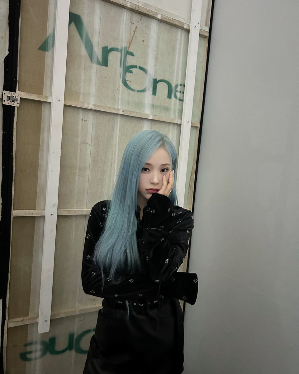 NsamoyedC's tweet photo. 🦊fox._.zzlo_ instagram 

2025 s/s Seoul Fashion Week

#Gahyun #가현 #Dreamcatcher #드림캐쳐 https://t.co/w8TXBYXEGN