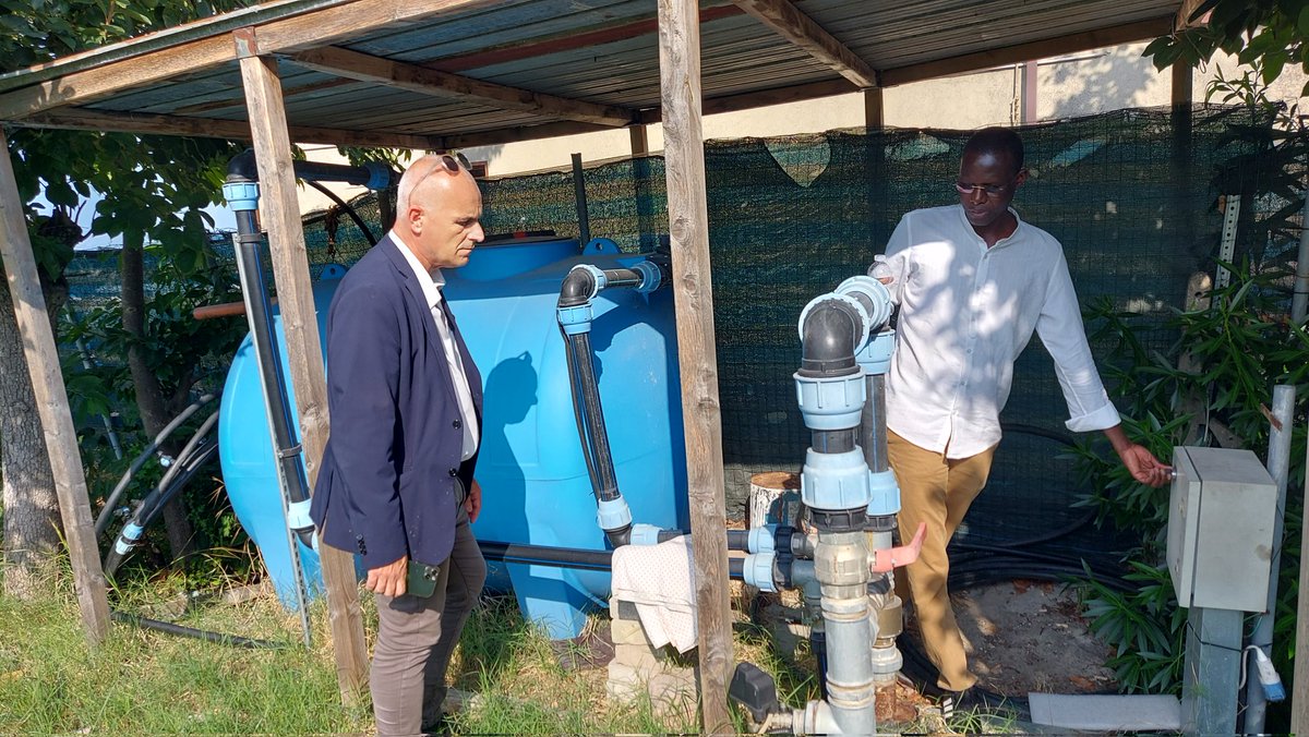 cislromagna's tweet photo. Una delegazione della @cislromagna guidata dal segretario generale @marinelli_franz, ha visitato ieri pomeriggio il progetto di formazione agricola promosso della Associazione Culturale Cheikh Amadou Bamba (ACAB) e ANOLF Rimini a Santa Giustina Rimini. https://t.co/X4vXgGNkEq