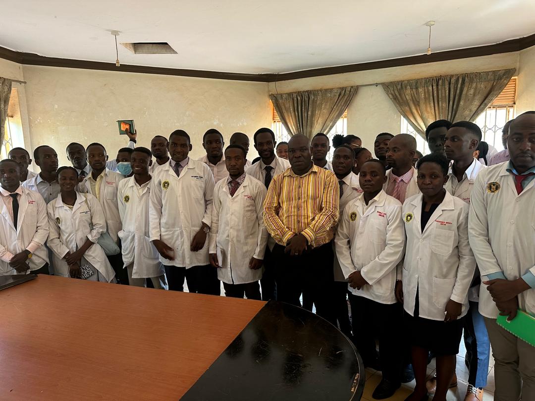 KingCeasorUni's tweet photo. Our MBChB 4.1 &amp; 4.2 students are currently undertaking COBERMS 11 at Kayunga District HQs, engaging in insightful sessions on Health Service Management led by district facilitators. A great learning experience in public health! 👨‍⚕️👩‍⚕️ #kingceasoruniversity #HealthService #COBERMS https://t.co/XUF3UBCFS9