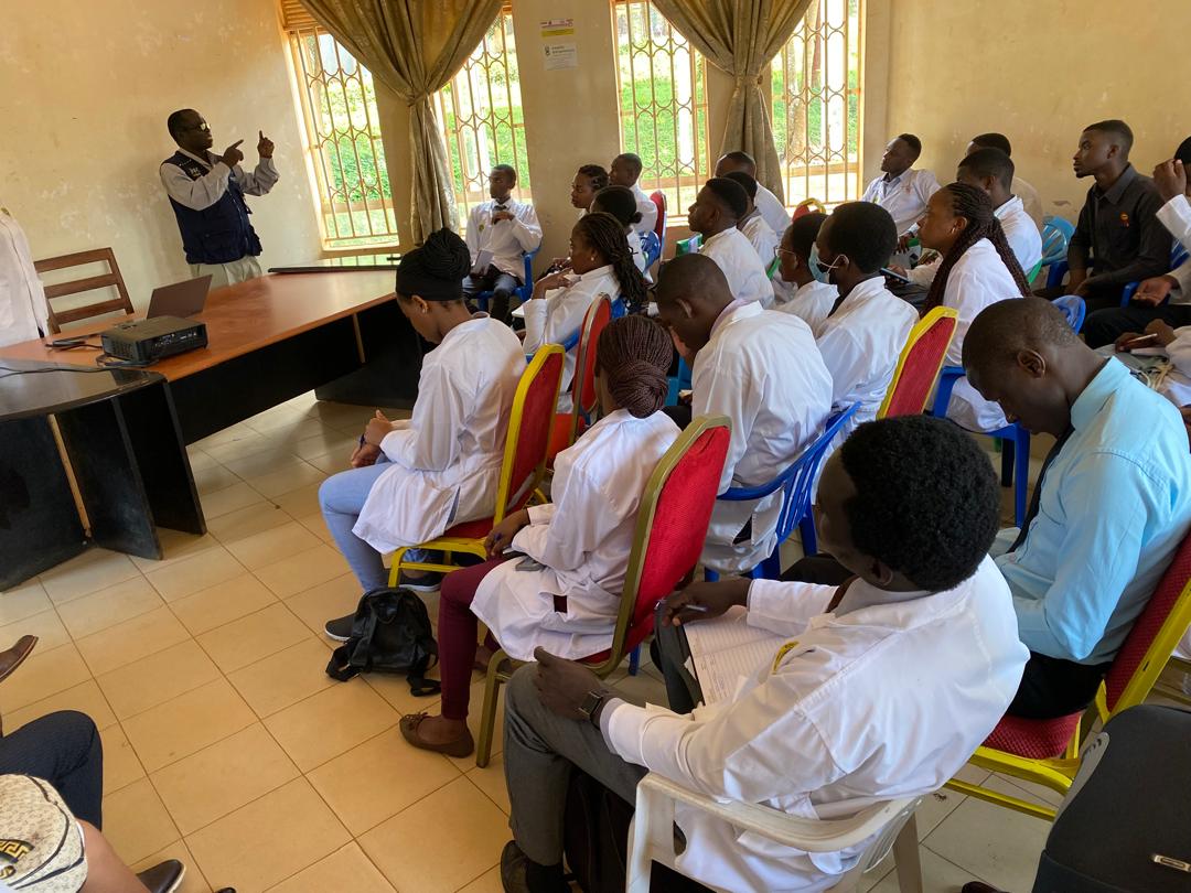 KingCeasorUni's tweet photo. Our MBChB 4.1 &amp; 4.2 students are currently undertaking COBERMS 11 at Kayunga District HQs, engaging in insightful sessions on Health Service Management led by district facilitators. A great learning experience in public health! 👨‍⚕️👩‍⚕️ #kingceasoruniversity #HealthService #COBERMS https://t.co/XUF3UBCFS9