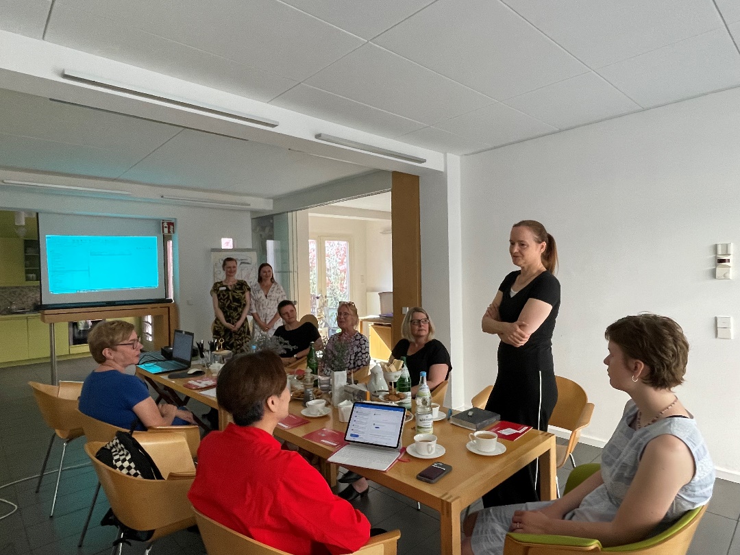 VivianVivian37's tweet photo. We visited Diakonie Station Spandau in Berlin on August 14th! We were inspired by their commitment to family care and support, particularly for individuals facing dementia, mental illness, and physical limitations.
#SauPoCenteronAgeing #DAGG #caregivercenter #dementia https://t.co/COhj07dBK4