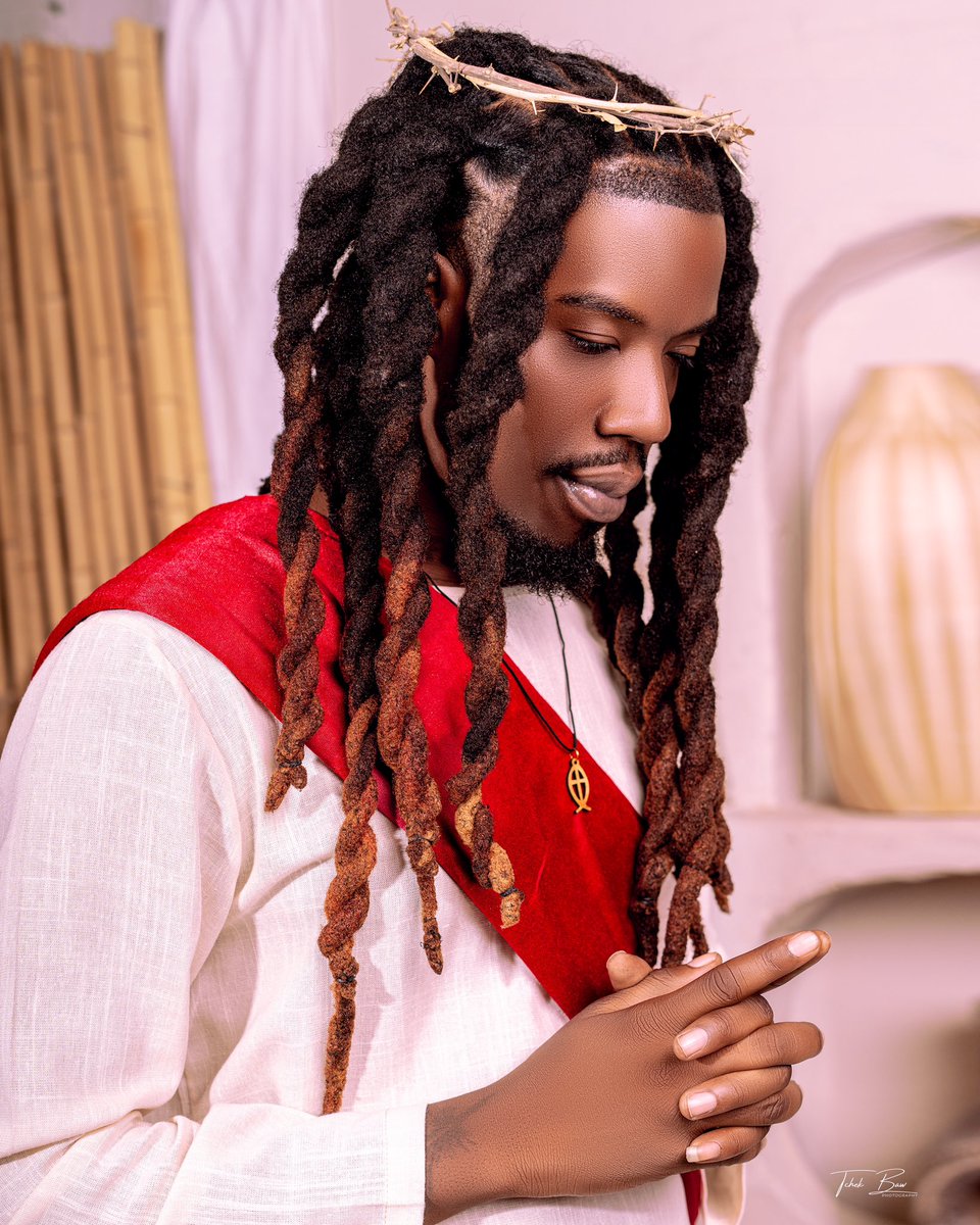 PUNCHLINATOR🐍 tweet media