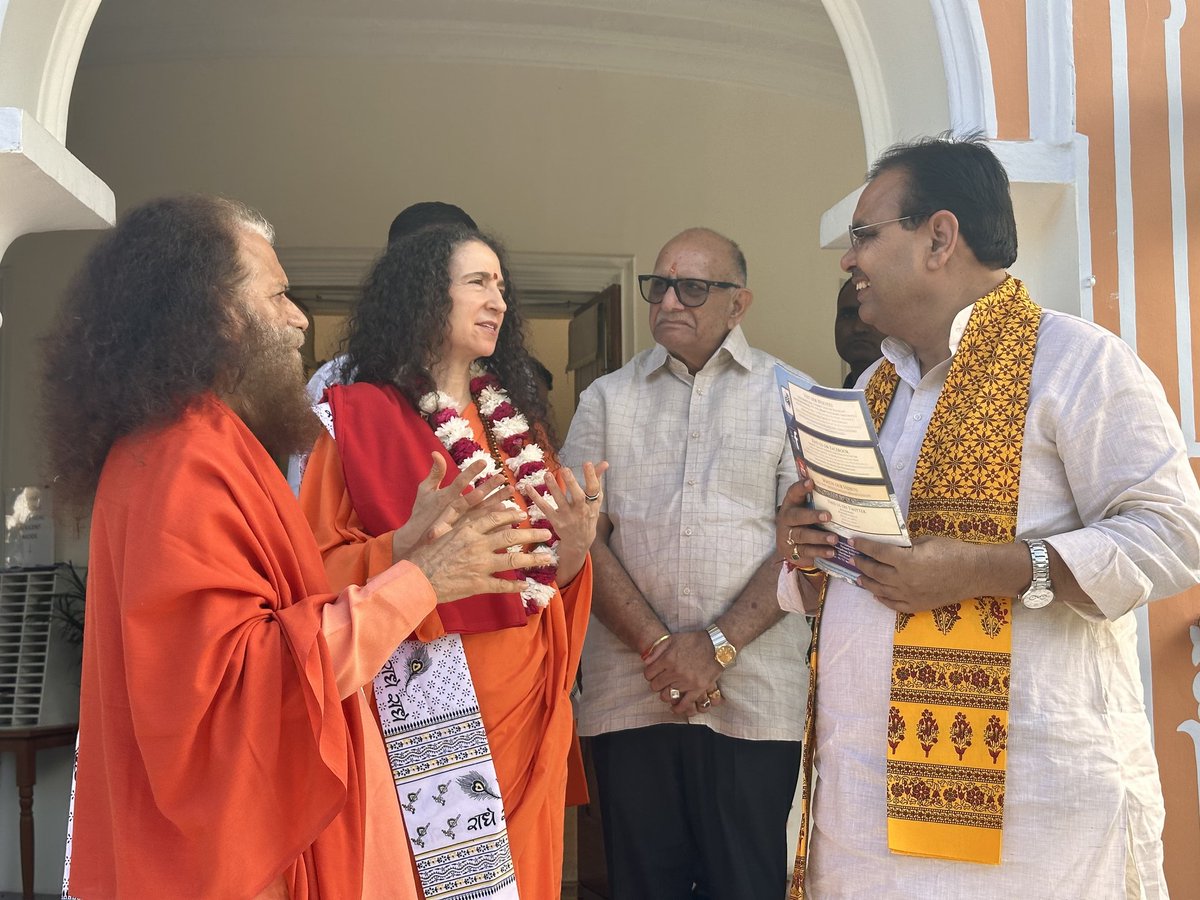 singhal_kanaram's tweet photo. मुख्यमंत्री भजनलाल शर्मा से की शिष्टाचार भेंट https://t.co/YDWQkdKXPd