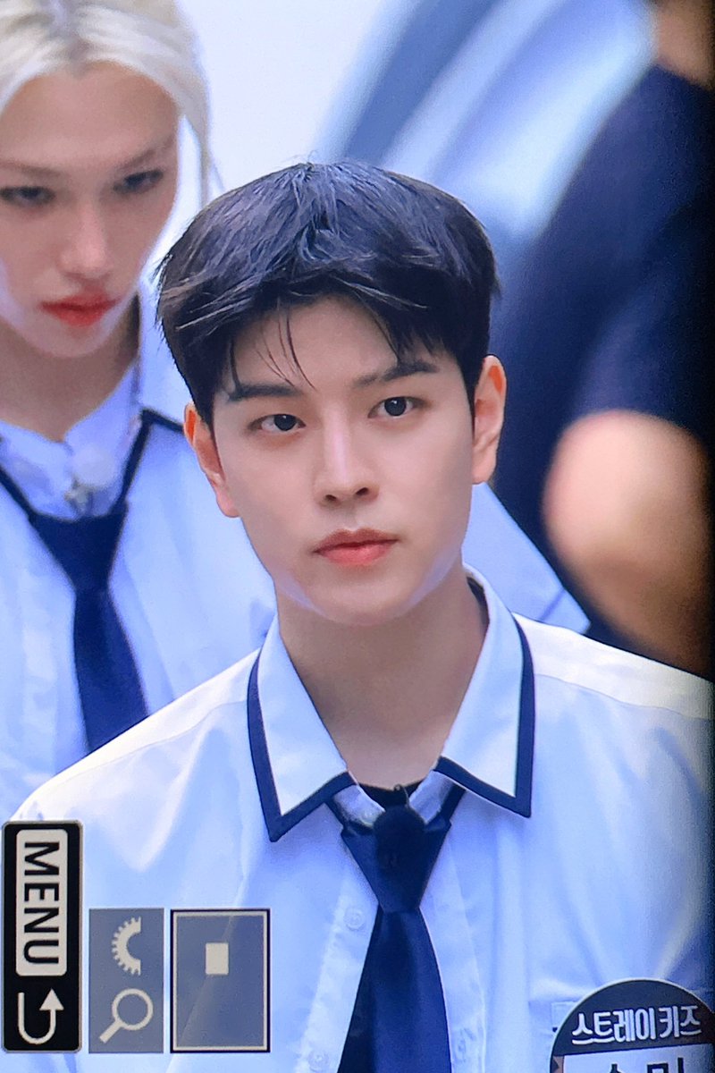 pluffybabe's tweet photo. เทียนพรรษาหล่อวันเดียว แต่พี่สกายหล่อทุกวัน😭😭😭😭😭😭😭😭😭😭😭😭😭😭 https://t.co/4bBxHFXHPh