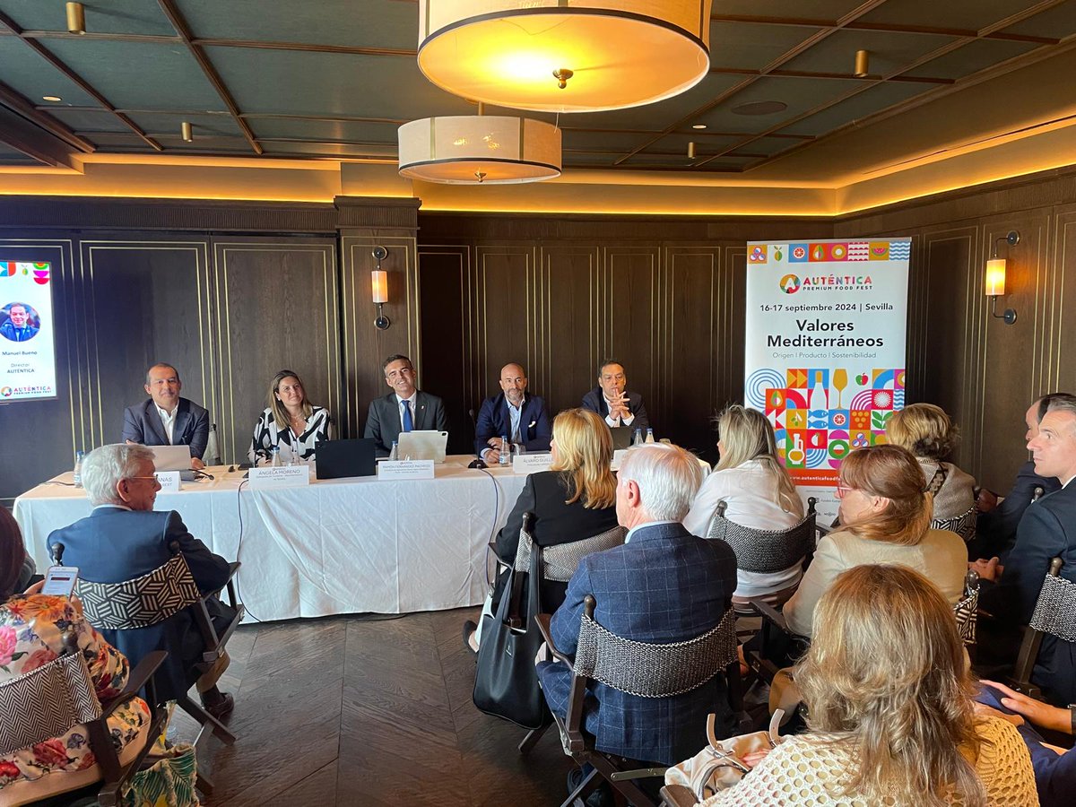 🟢<a href="/RamonFPM/">Ramón Fernández-Pacheco M</a> destaca que <a href="/autenticafest/">Auténtica Premium Food Fest</a> sitúa a #Andalucía como “escenario gastronómico internacional de productos de alta calidad”.
👉La comunidad duplicará su espacio expositor en la II edición, que se celebra en #Sevilla el 16 y 17 de septiembre. 🗓️
lajunta.es/50ttb